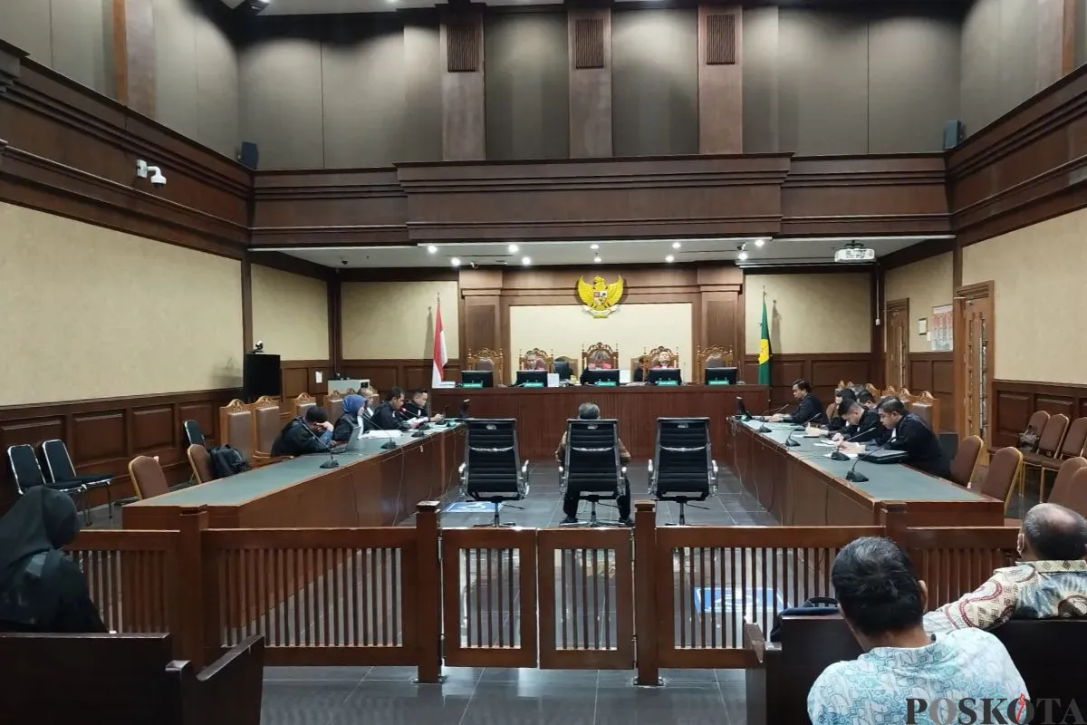 Sidang tiga terdakwa hakim yang terlibat suap kasus ekspor Crude Palm Oil (CPO) atau minyak goreng di Pengadilan Tindak Pidana Korupsi (Tipikor) Jakarta Pusat, Kamis, 21 Agustus 2025. (Sumber: Poskota/Ramot Sormin)