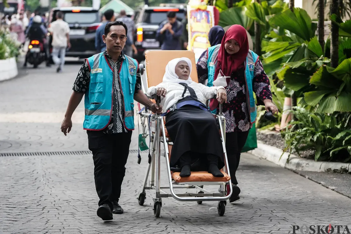Sejumlah Pegawai Pemerintah dengan Perjanjian Kerja (PPPK) mengikuti Pelantikan dan Pengambilan Sumpah PPPK di Balai Kota DKI Jakarta, Kamis, 21 Agustus 2025. (Sumber: Poskota/Bilal Nugraha Ginanjar)