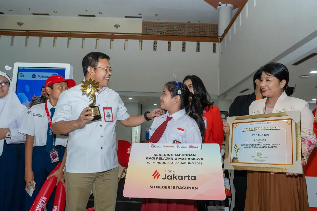 Bank Jakarta meraih penghargaan Kategori Bank Implementasi KEJAR Terbaik Subkategori Bank Pembangunan Daerah dalam ajang KEJAR Award 2025 (Sumber: Dok. Bank Jakarta)