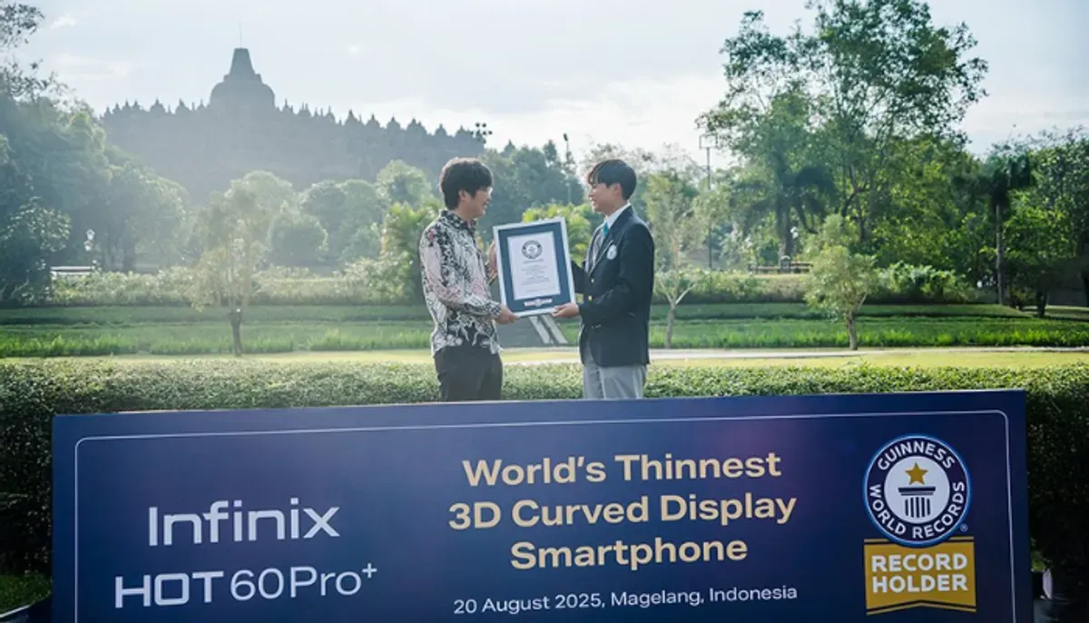 Infinix Hot 60 Pro Plus catat rekor Guinness World Records sebagai Smartphone Layar 3D-Curved Tertipis di Dunia. (Sumber: Instagram/@infinixglobal)