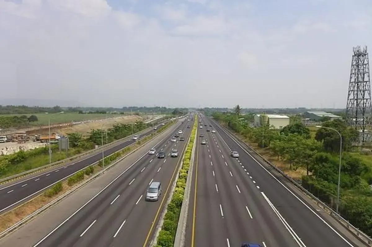 Tarif Tol Becakayu (Bekasi Cawang Kampung Melayu) naik pada tahun 2025. (Sumber: Pinterest)