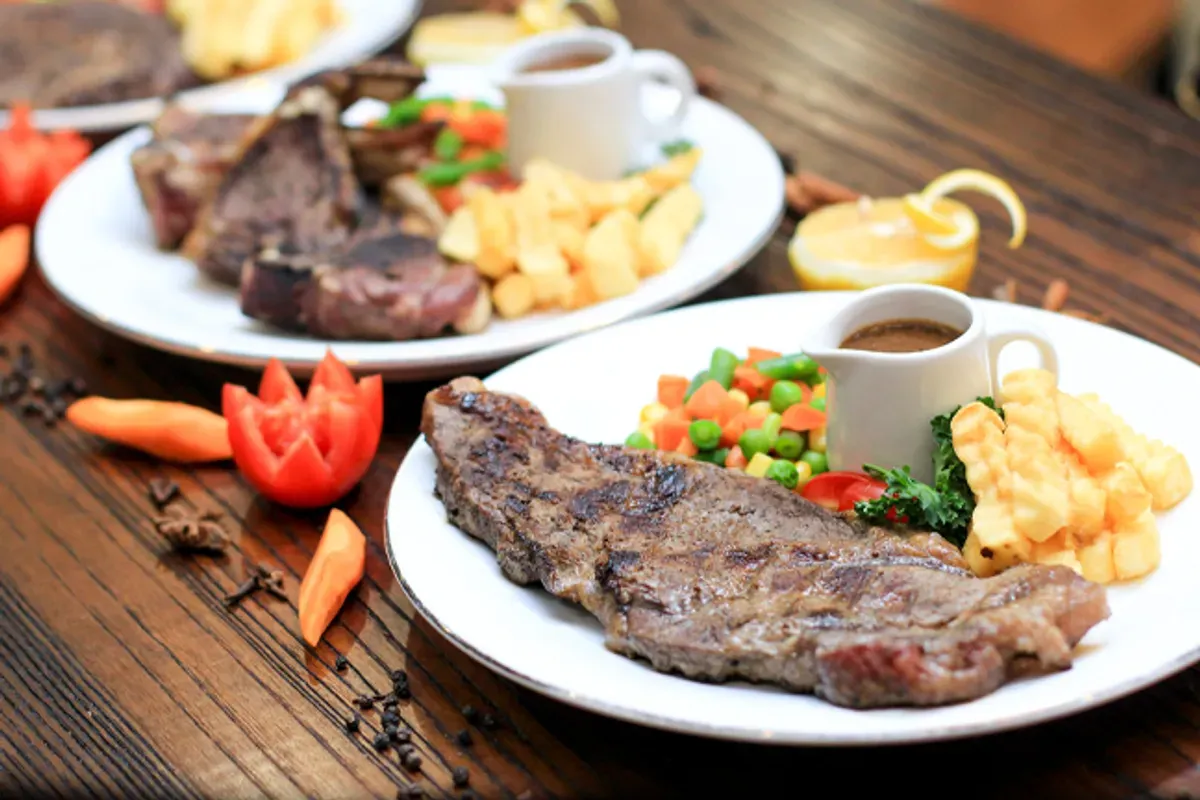 Seporsi tenderloin steak di Kedai Steak Nusantara, favorit warga GDC untuk makan siang. (Sumber: Dok/Kedai Steak Nusantara)