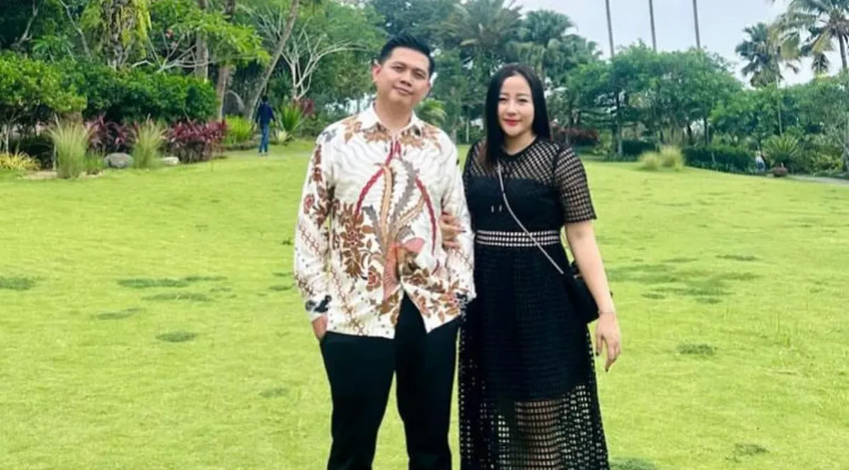 Dwi Hartono bersama dengan sang istri yang tengah menjadi sorotan usai terseret kasus penculikan dan pembunuhan Kepala Cabang (Kacab) BRI Cempaka Putih, Muhammad Ilham Pradipta. (Sumber: Instagram/@klanhartono)