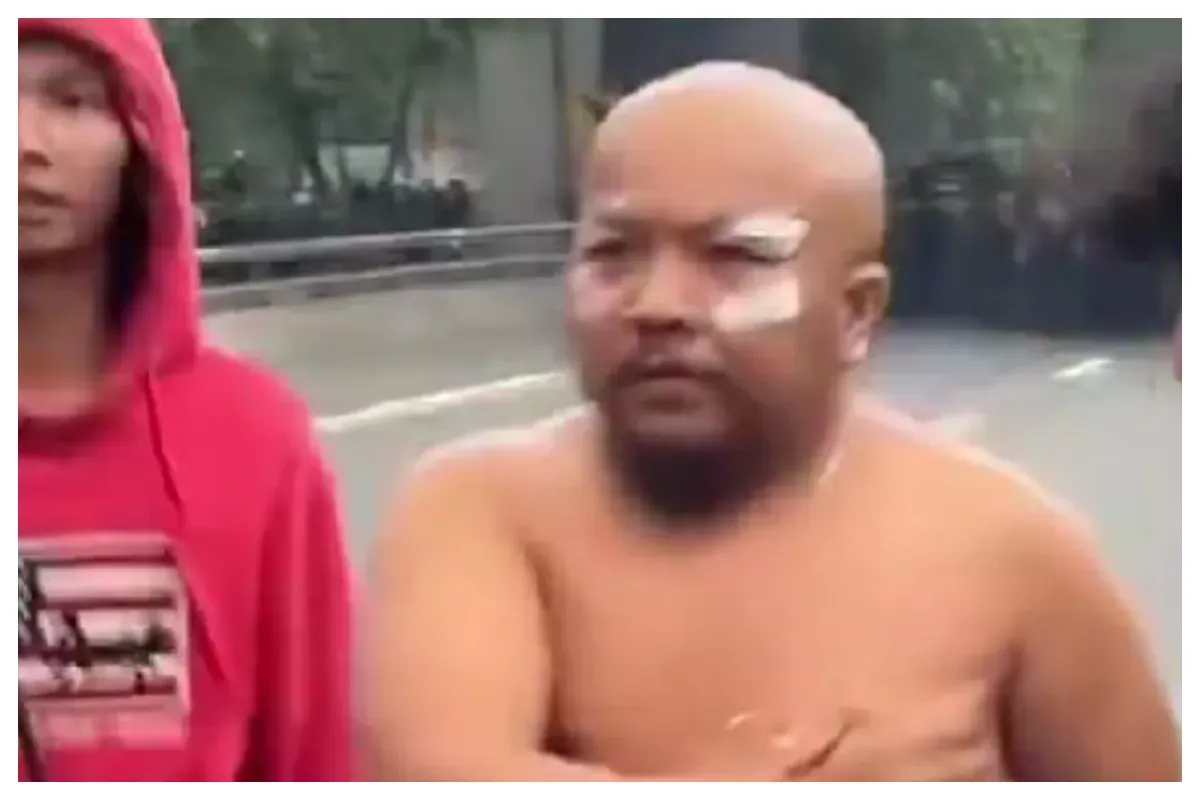 Tangkapan layar sosok Streamer game, Pascol Kintil dalam aksi demo di depan Gedung DPR RI, pada Senin, 25 Agustus 2025. (Sumber: X/@myshawti)