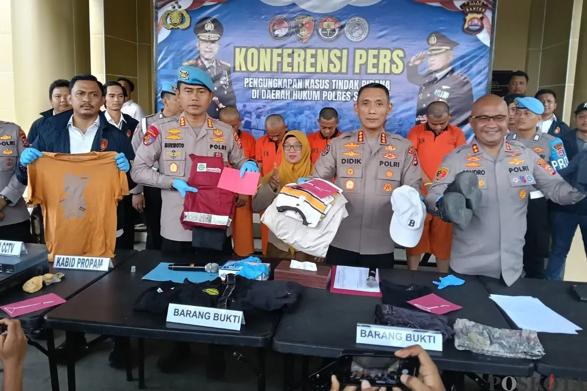 Situasi minimarket Omi Bhuwana Mart, Kelurahan Jakasampurna, Keceamatan Bekasi Barat, Kota Bekasi, Selasa, 26 Agustus 2025. (Sumber: Poskota/Nurpini Aulia Rapika)