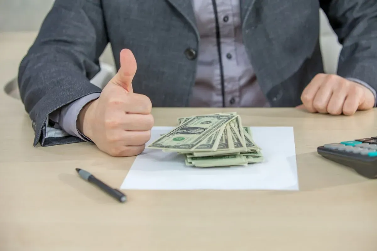 Tips memilih pinjaman online aman dan cepat cair. (Sumber: Freepik)