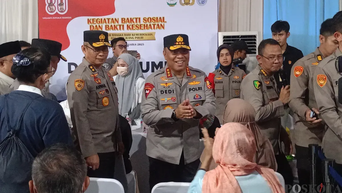 Wakapolri Komjen Pol Dedi Prasetyo meninjau kegiatan sosial dan kesehatan di Desa Cibinong, Kecamatan Gunung Sindur, Kabupaten Bogor, Rabu 27 Agustus 2025. (Sumber: Poskota/Giffar Rivana)