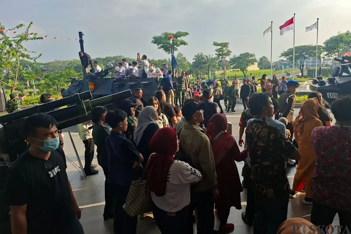 Pameran Pekan Alutsista diadakan Komando Resor Militer 061/Suryakencana di Living World Kota Wisata, Kabupaten Bogor, Rabu, 27 Agustus 2025. (Sumber: Poskota/Angga Pahlevi)