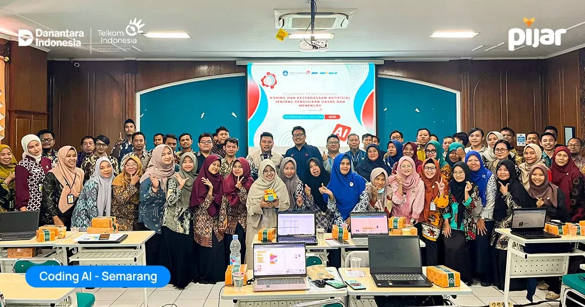 Telkom bersama PIJAR mengimplementasikan program Coding AI di Semarang, Jawa Tengah. (Sumber: Dok. Telkom)