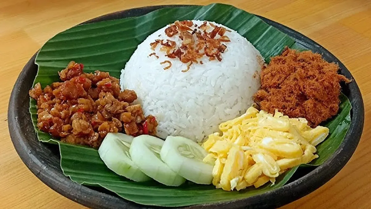 Bingung Cari Sarapan? Ini 10 Warung Nasi Uduk Legendaris di Jakarta Barat Paling Ramai Pembeli (Sumber: Pinterest)