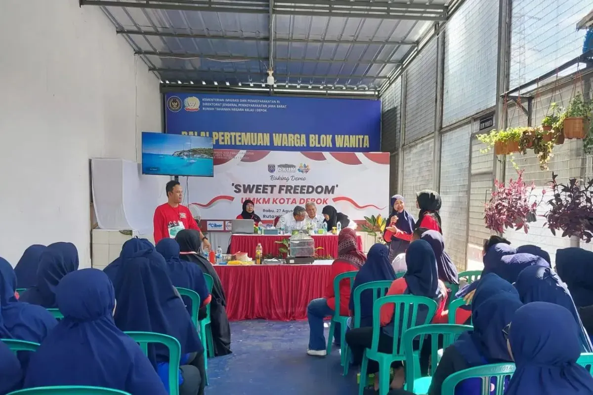 Sebanyak 40 narapidana wanita di Rutan Kelas 1 Depok mendapatkan pelatihan memasak melalui acara Baking Demo. (Sumber: Diskominfo Depok)
