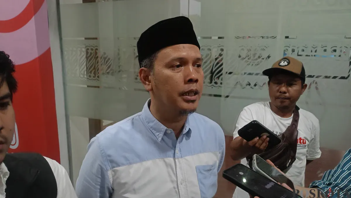 Wakil ketua Komisi II DPRD Kota Bogor, Edi Kholki Zaelani, pastikan tuntutan mahasiswa Unpak sampai ke pimpinan. (Sumber: Poskota/Giffar Rivana)