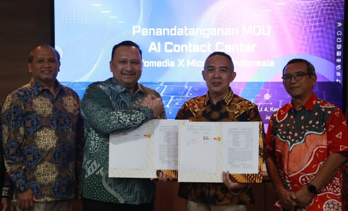 Direksi Microsoft Indonesia, PT Infomedia, Telkom saat acara penandatanganan kolaborasi AI Contact Center di Jakarta (Sumber: Dok. Telkom)