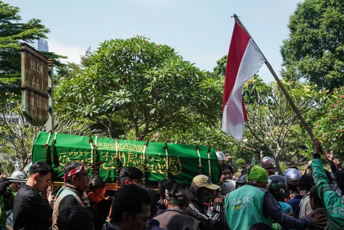 Pemprov DKI Jakarta fasilitasi pemakaman Affan Kurniawan (Sumber: Poskota/Bilal Nugraha Ginanjar)