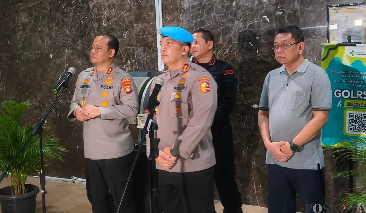 Kepala Divisi Profesi dan Pengamanan Polri Inspektur Jenderal Polisi Abdul Karim, saat konferensi pers di RSCM, Jakarta Pusat, Jumat, 29 Agustus 2025. (Sumber: Poskota/Ali Mansur)