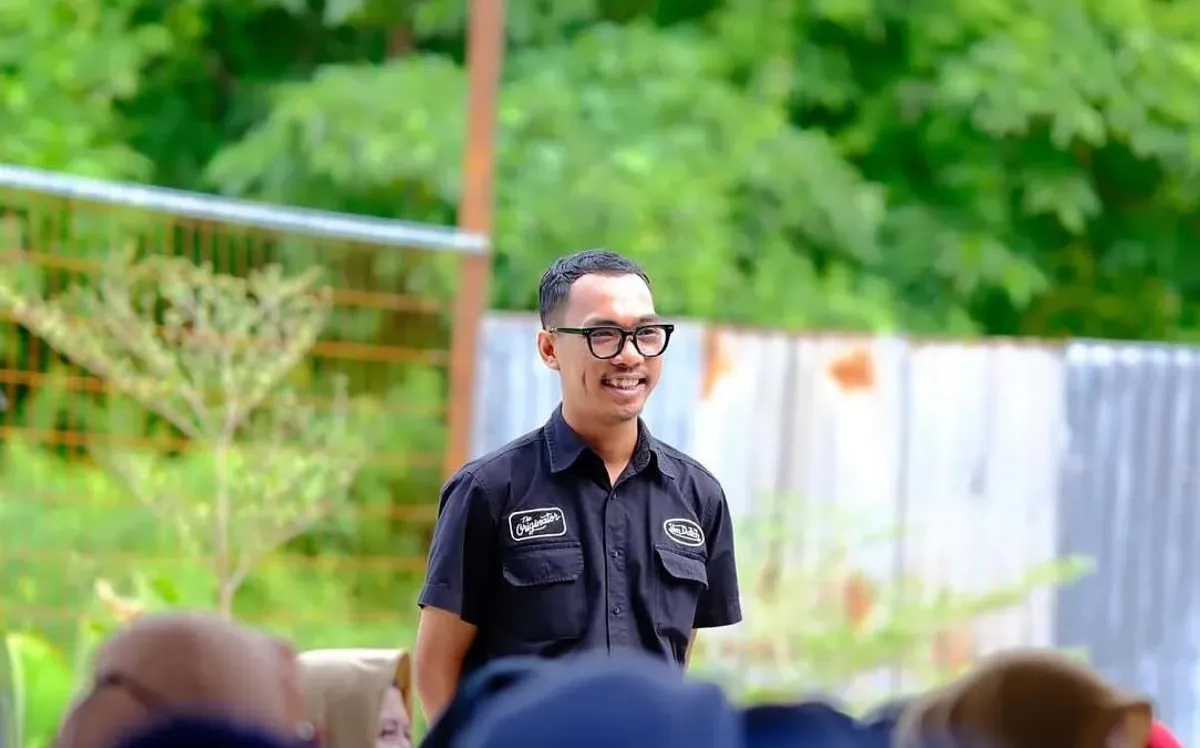 Fotografer Humas DPRD Kota Makassar, Muh Akbar Basri alias Abay (26) yang tewas di tengah kobaran api akibat kerusuhan massa. (Sumber: Instagram/@abayyyyyy.id)