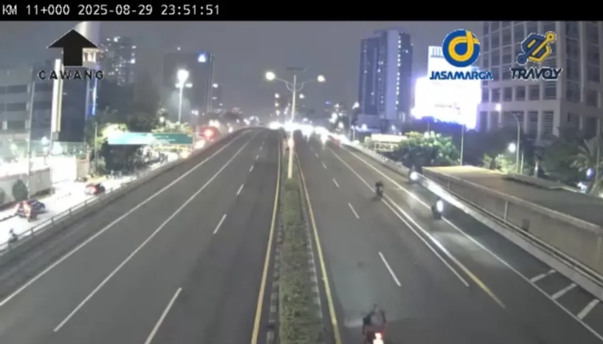 Kelumpuhan Tol Dalam Kota arah Pluit - Bandara Soetta. Berikut daftar GT Angke, Jelambar, Slipi yang terdampak dan rute pengganti menuju Tanjung Priok. (Sumber: X/@komunitaswevi)