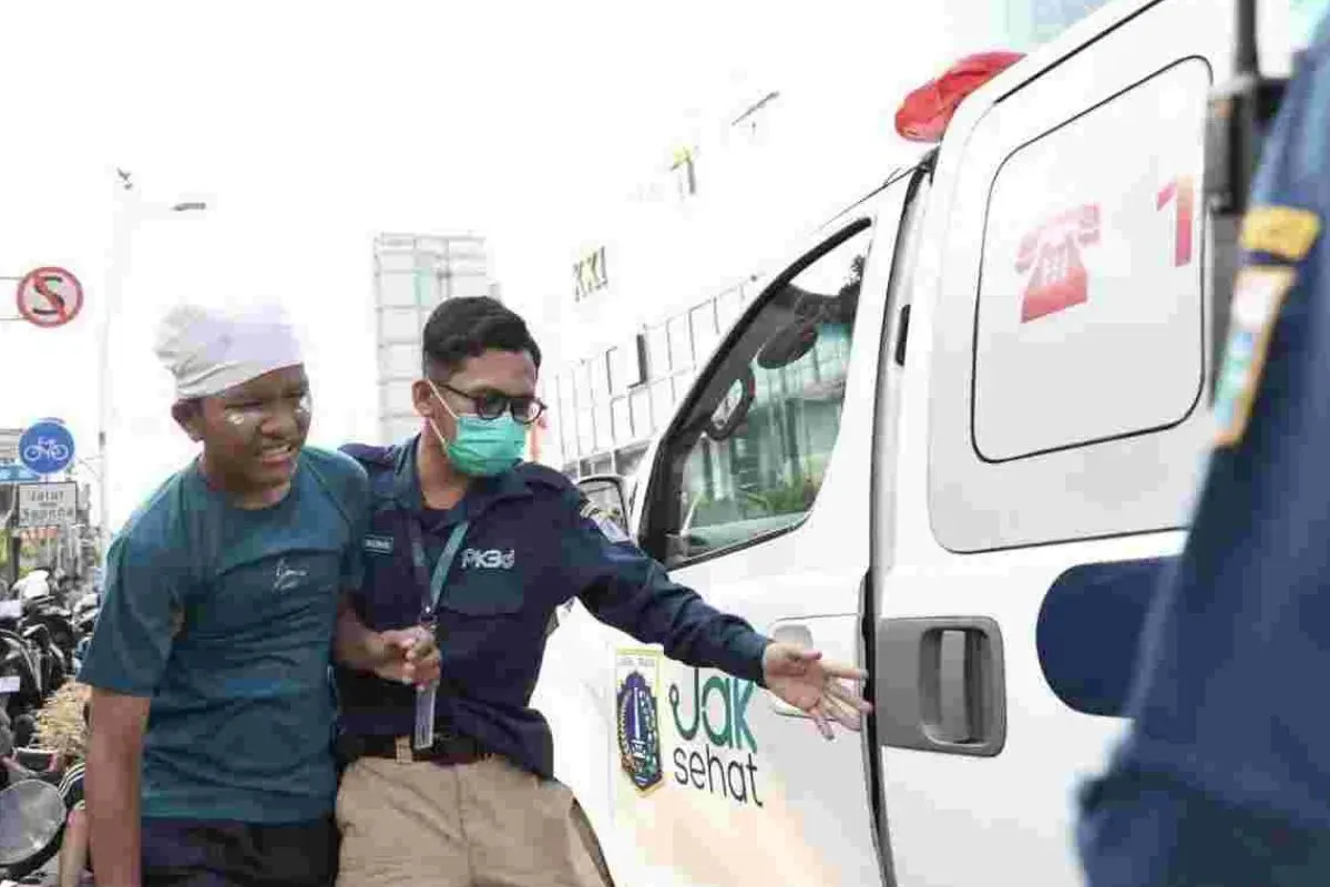 Layanan medis cepat Dinkes DKI untuk korban unjuk rasa. (Sumber: jakarta.go.id)