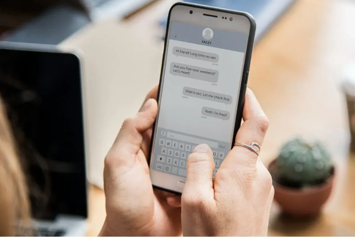 Ilustrasi, solusi keyboard iPhone error. (Sumber: Freepik)