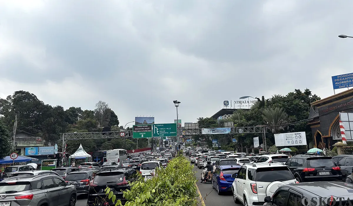Ilustrasi, polisi akan memberlakukan ganjil genap di Jalan Raya Puncak selama libur Natal 2025 dan tahun baru 2026. (Sumber: POSKOTA | Foto: Giffar Rivana)