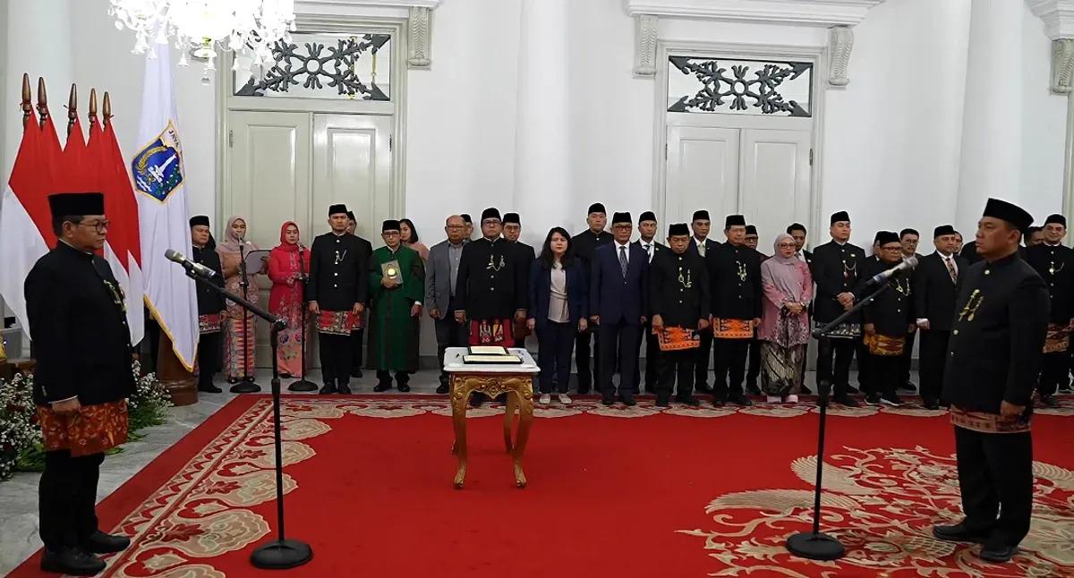 Gubernur Jakarta, Pramono Anung, melantik Uus Kuswanto sebagai Sekda DKI Jakarta di Balai Kota DKI Jakarta, Senin, 1 Desember 2025. (Sumber: Kominfotik Pemprov Jakarta)