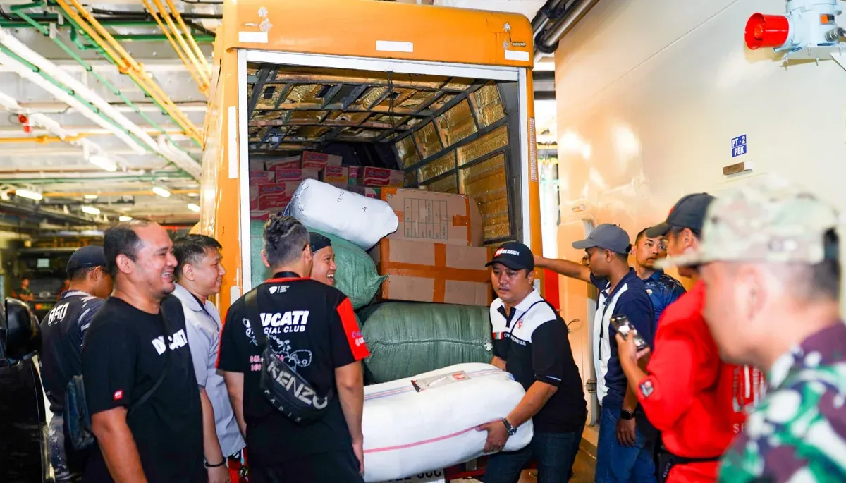 DOCI menyalurkan lebih dari satu ton bantuan untuk korban bencana di Sumatera melalui TNI AL. (Sumber: Dok DOCI)