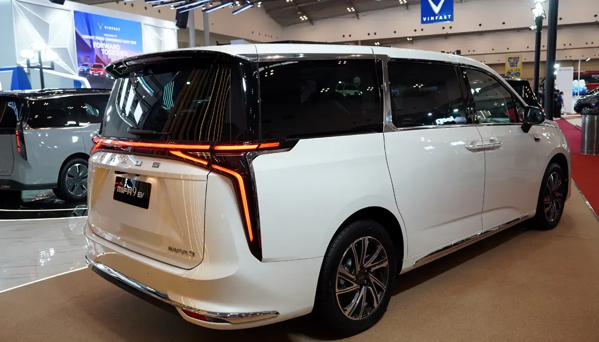 Maxus dan Grab Indonesia bekerja sama menghadirkan 50 unit mobil listrik Mifa 9. (Sumber: Dok Maxus)