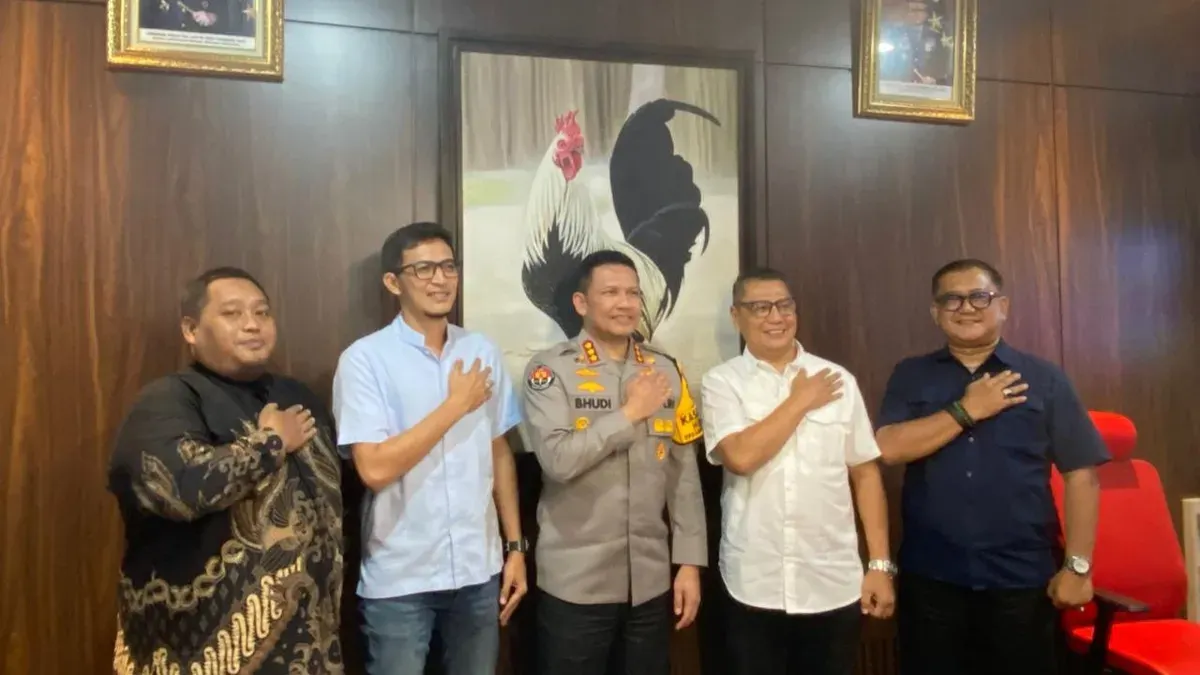 Pertemuan FWP, Polda Metro Jaya, dan PWI Jaya untuk koordinasi teknis pelaksanaan UKW di ruang Kabid Humas Polda Metro Jaya, Rabu, 3 Desember 2025. (Sumber: Dok. Istimewa)