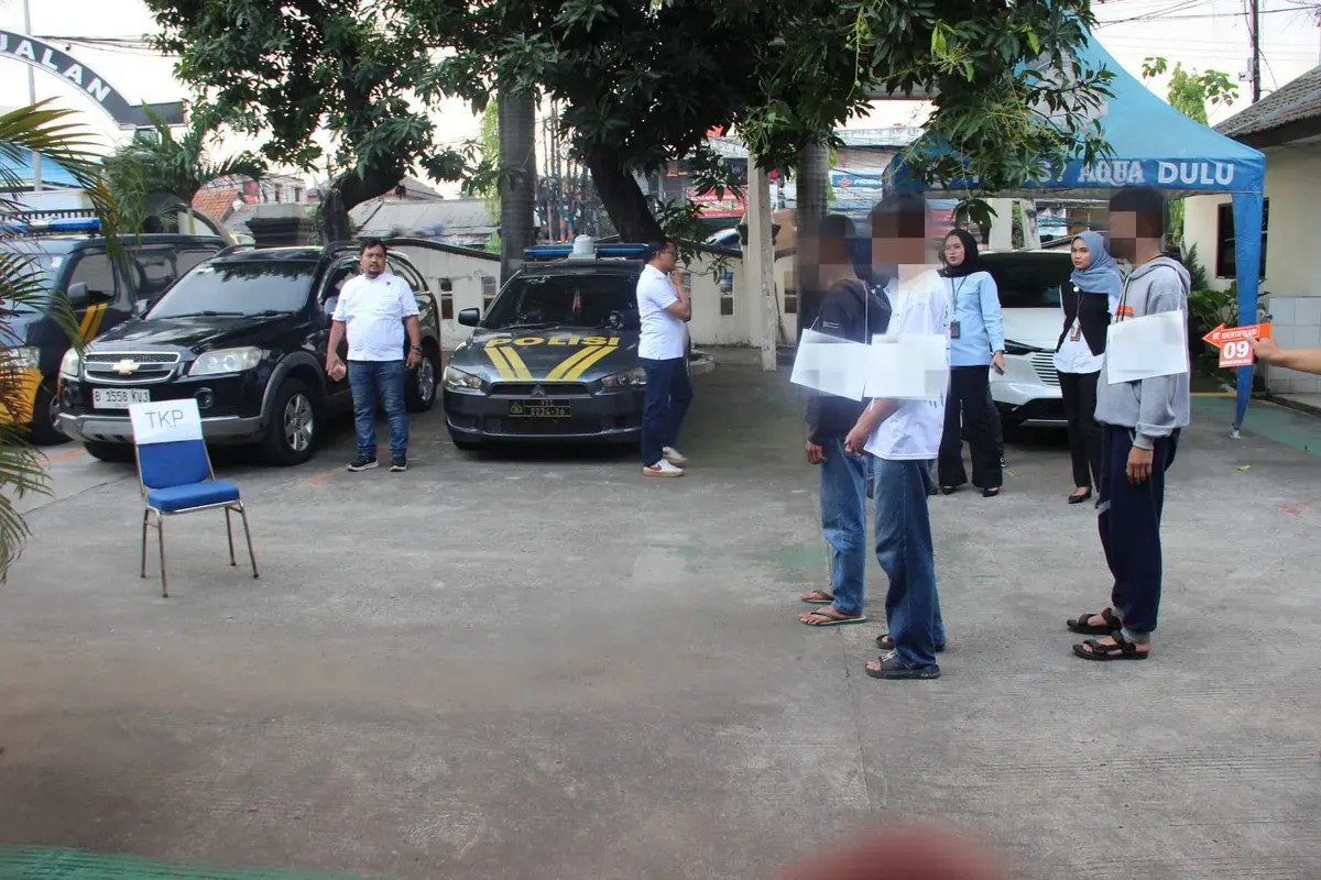 Polsek Cikarang Barat Gelar Rekonstruksi kasus perundungan yang menimpa siswa SMKN 1 Cikarang Barat. (Sumber: Dok Polsek Cikarang Barat)