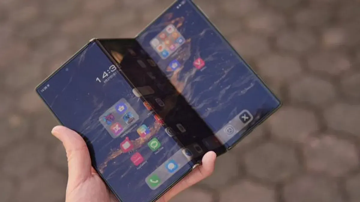 Perkiraan harga Samsung Galaxy Z Trifold. (Sumber: C/@chehonz201)