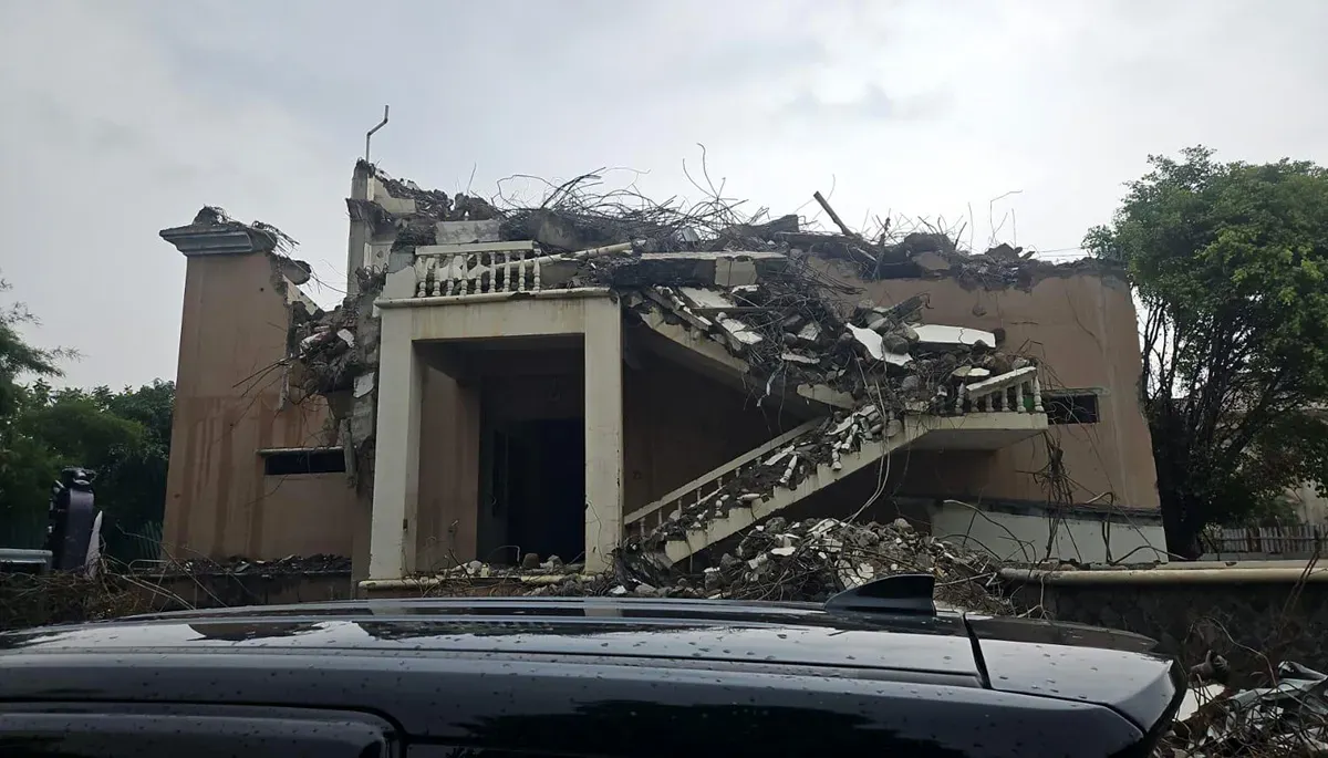 Kondisi bangunan di wilayah Kelapa Gading, Jakarta Utara, yang roboh dan menimpa seorang mandor proyek pada Kamis, 4 Desember 2025. (Sumber: Istimewa)