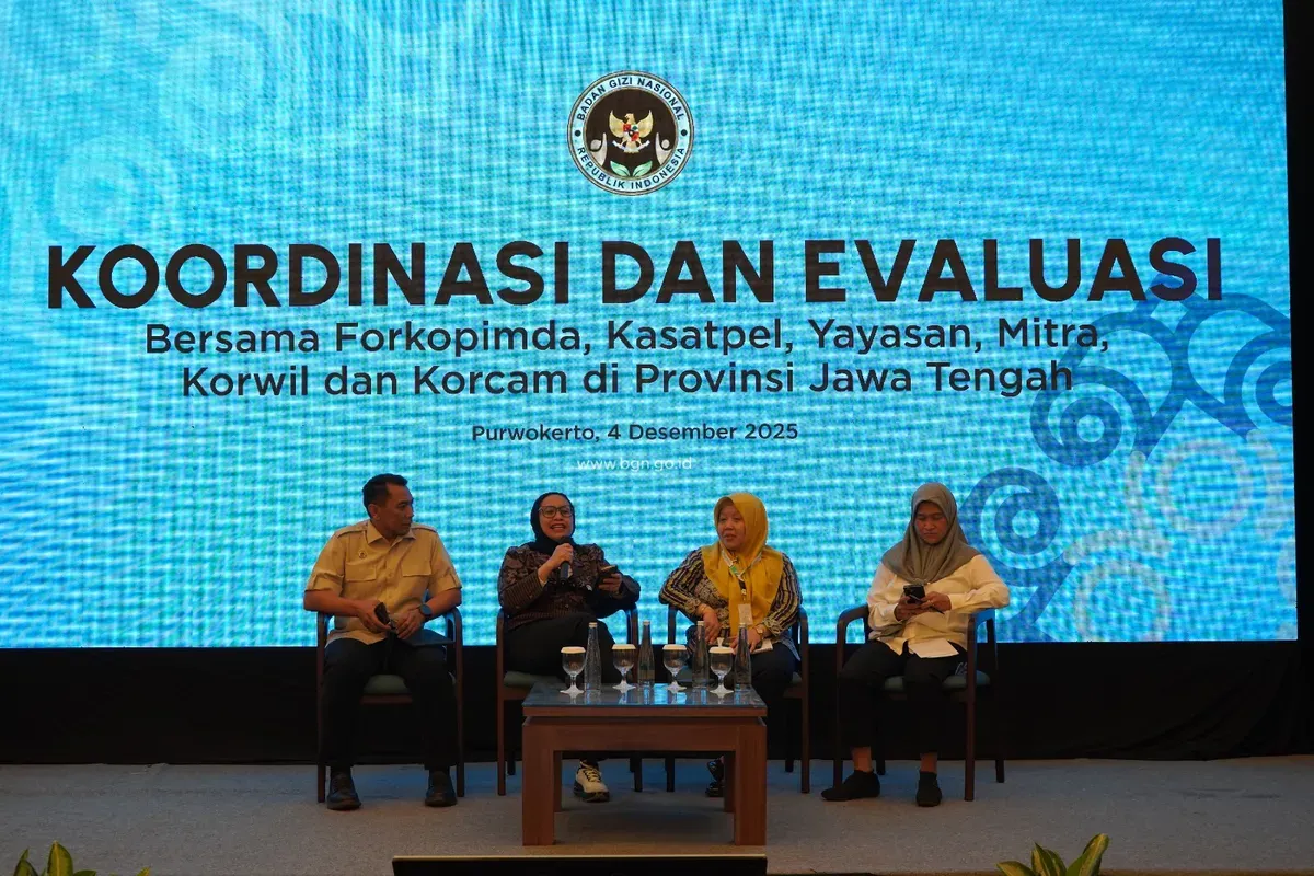 Wakil Kepala BGN Nanik Sudaryati (kedua dari kiri) menghadiri dialog dengan tema Koordinasi dan Evaluasi bersama Forkopimda dan lainnya di Purwokerto, Jawa Tengah, Kamis, 4 Desember 2025. (Sumber: Biro Hukum dan Humas BGN)