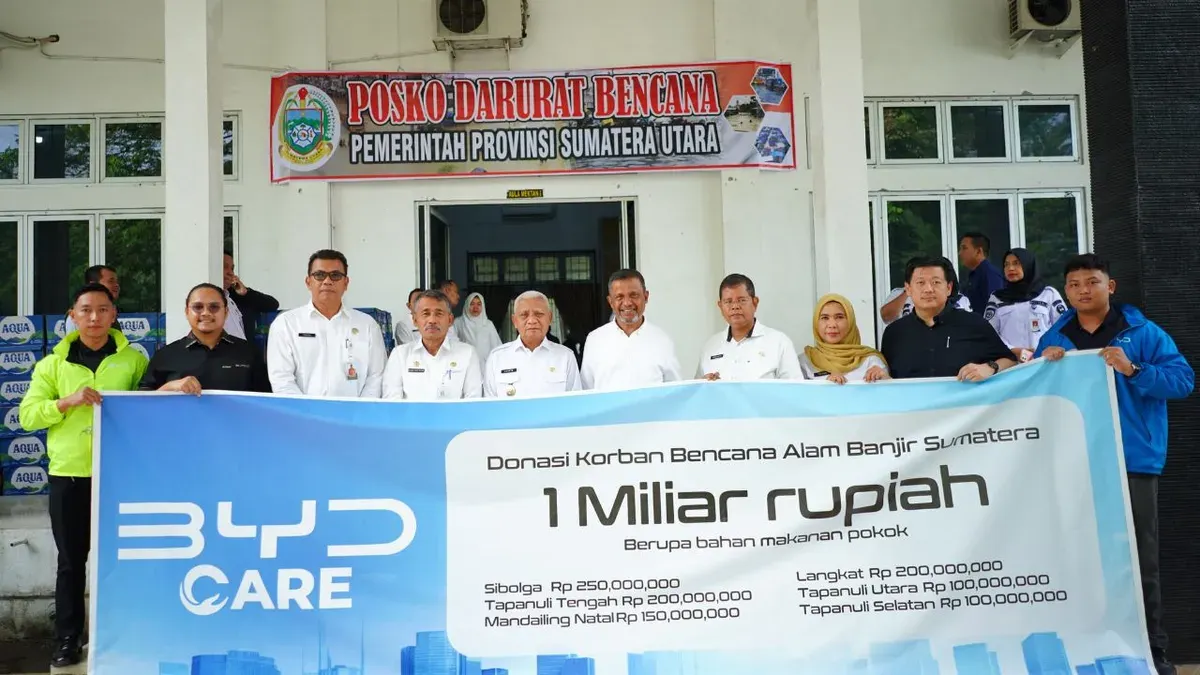 PT BYD Motor Indonesia menyalurkan bantuan tanggap darurat bagi warga terdampak banjir di Sumatera. (Sumber: Dok. BYD)