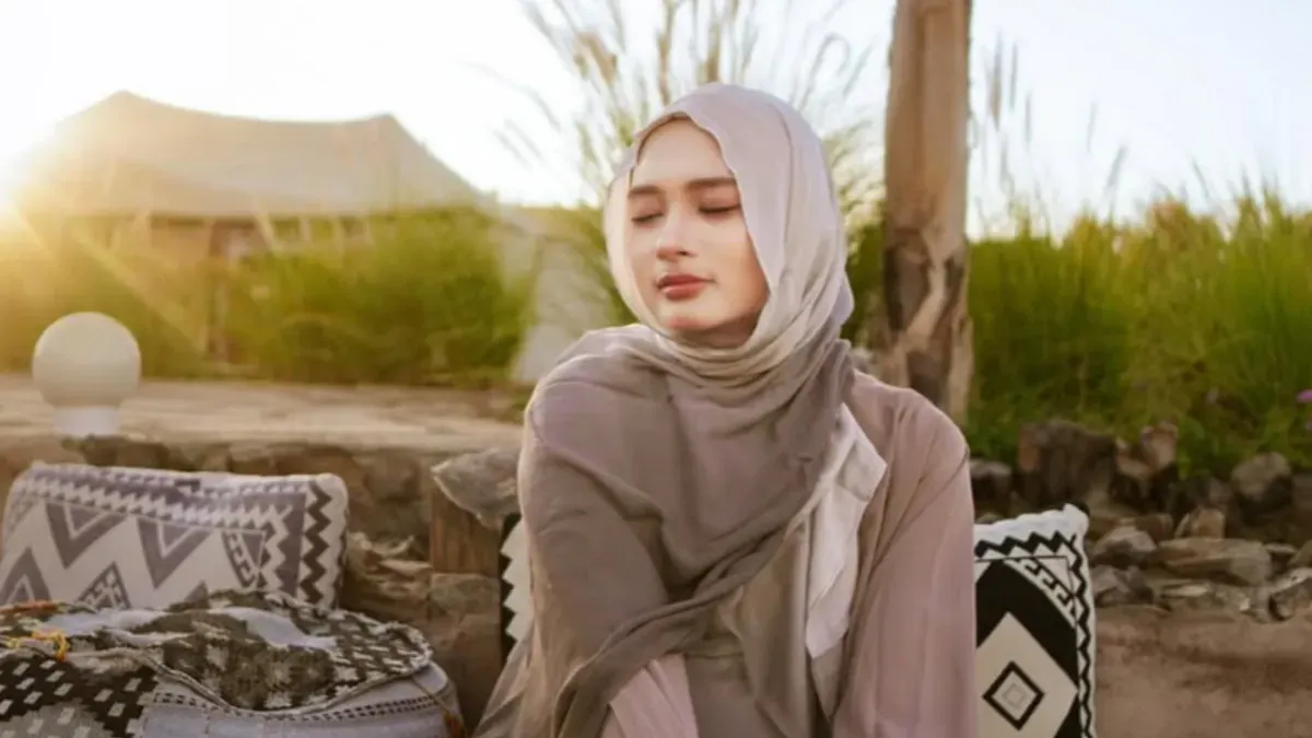 Potret Inara Rusli yang kini terseret kasus dugaan perselingkuhan dengan Insanul Fahmi. (Sumber: Instagram/@mommy_starla)