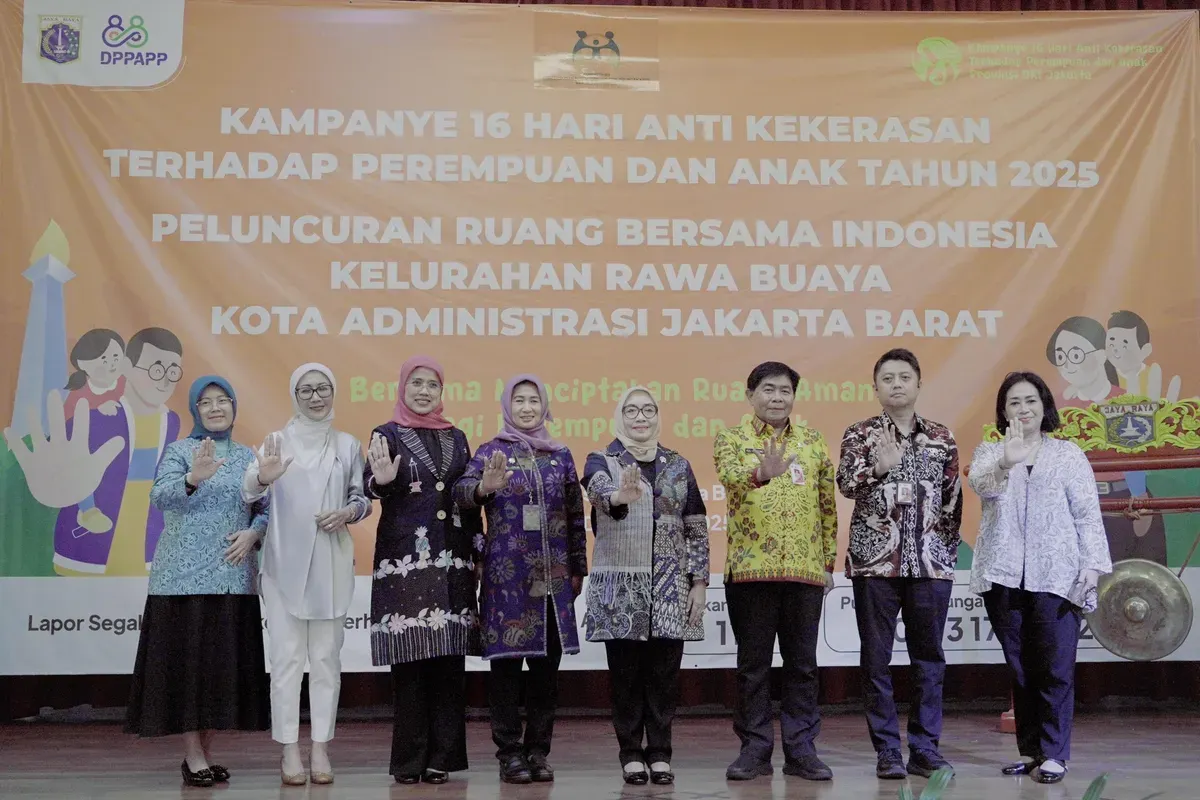 Pemprov DKI Jakarta dan KemenPPPA saat meresmikan Ruang Bersama Indonesia (RBI) di Kelurahan Rawa Buaya, Jakarta Barat, sebagai bagian dari roadshow Kampanye 16 Hari Anti Kekerasan terhadap Perempuan dan Anak. (Sumber: Istimewa)