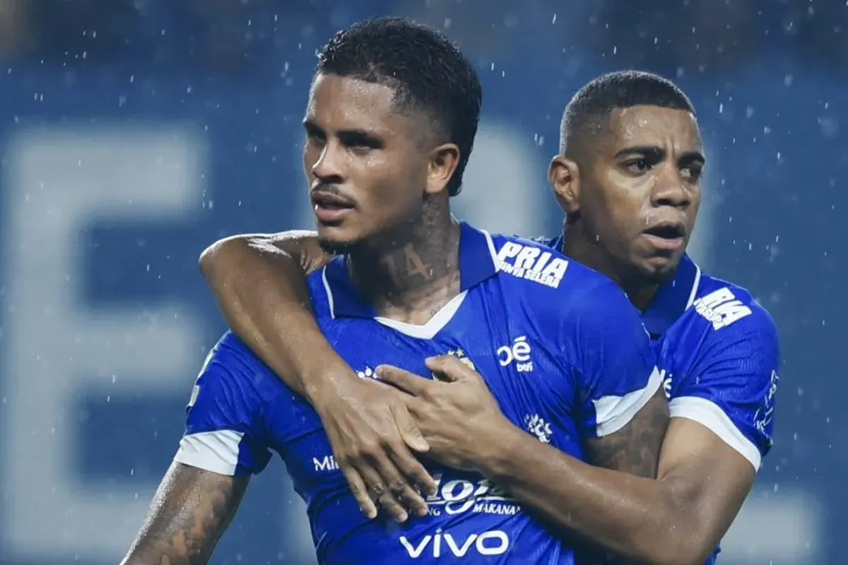 Persib Bandung berhasil petik 3 poin penuh atas Borneo FC dengan skor mencolok 3-1 dalam lanjutan Super League 2025/2025, Jumat 5 Desember 2025. (Sumber: Instagram/@persib)