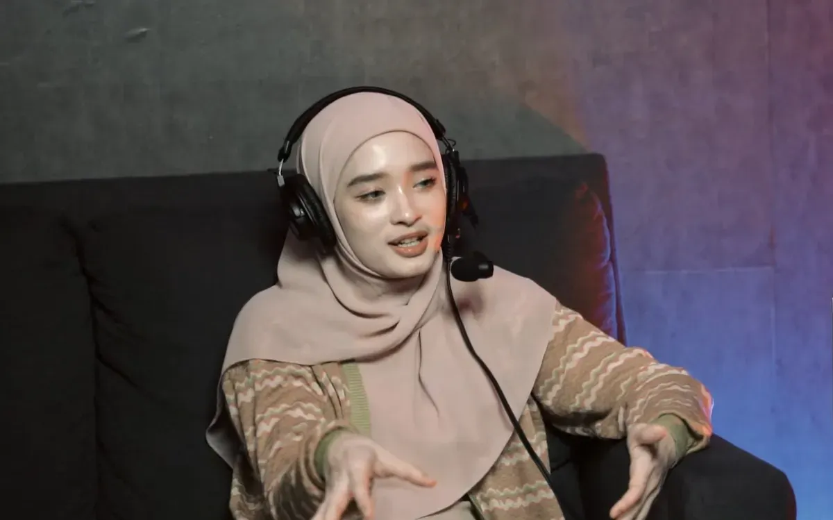 Viral pengakuan Inara Rusli mengaku siap dipoligami, ini syaratnya. (Sumber: tangkapan layar YouTube/Daging Talk)