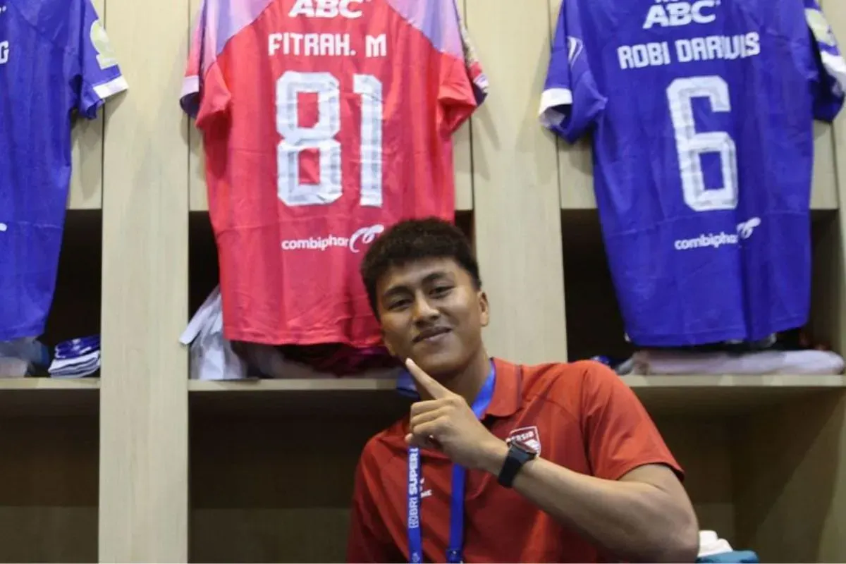 Fitrah Maulana, kiper muda Persib Bandung yang baru saja melakukan debut di tim senior. (Sumber: persib.co.id)