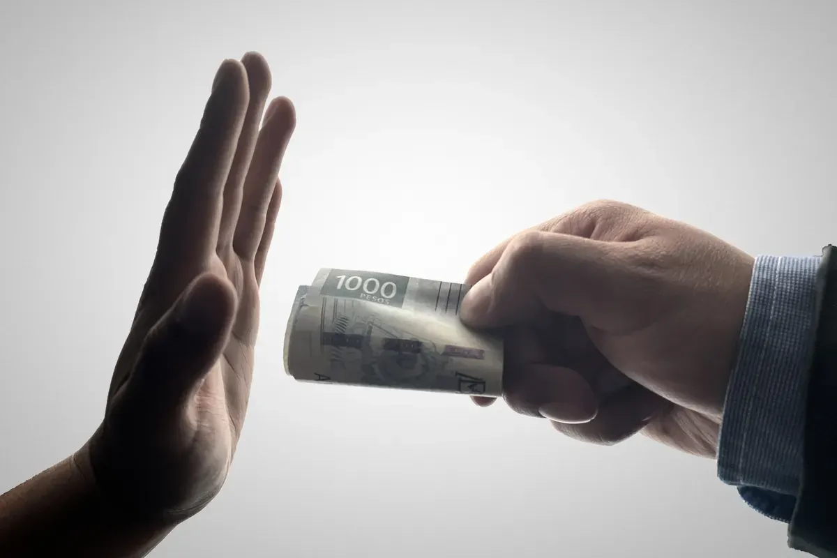 Ilustrasi Hari Anti Korupsi Sedunia (Hakordia) (Sumber: Unsplash/Jesus Monroy Lazcano)