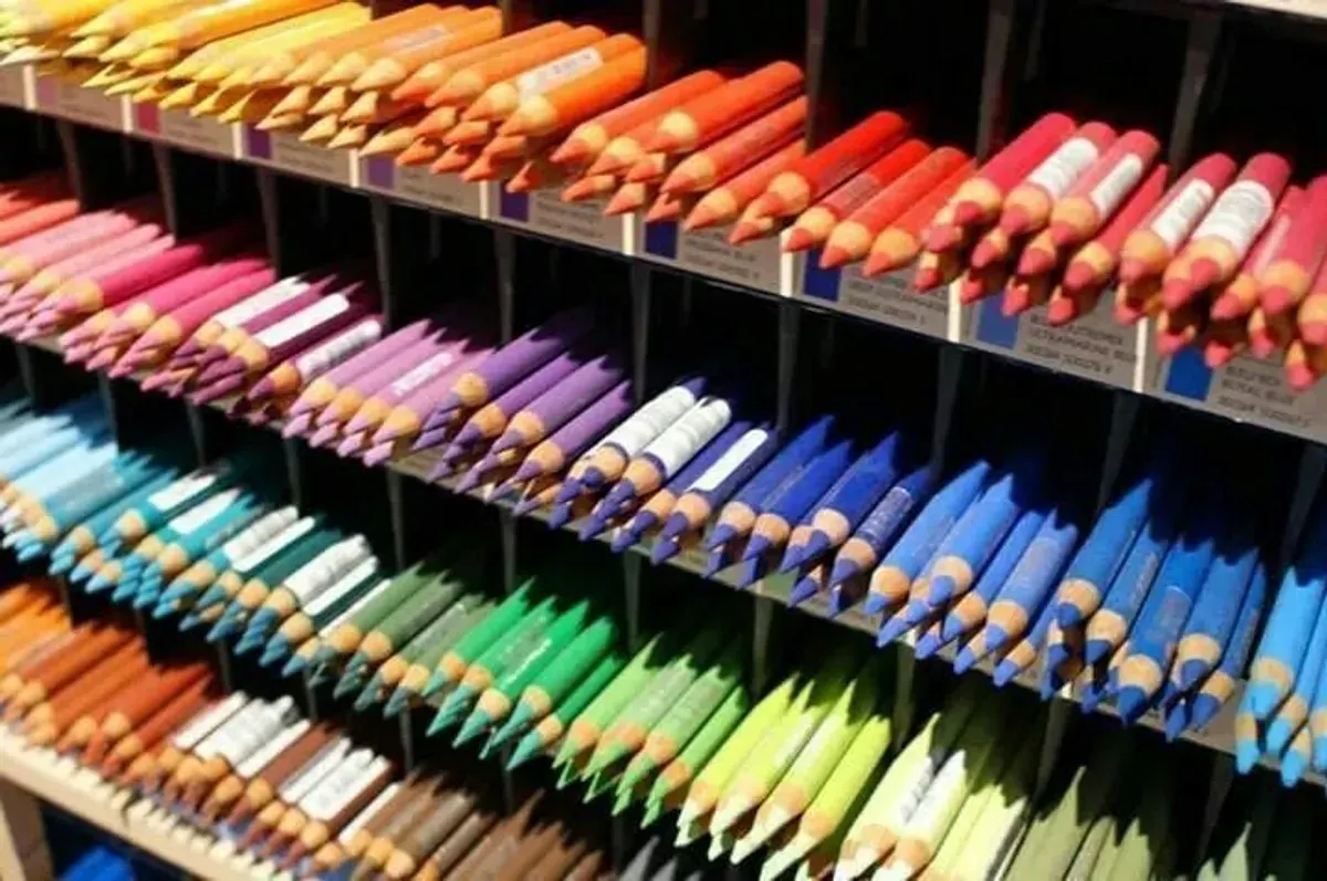 Sebagai perlengkapan seni, pinsil warna merupakan sebagai contoh kebutuhan utama para kreator modern di toko perlengkapan seni. (Sumber: Istimewa)