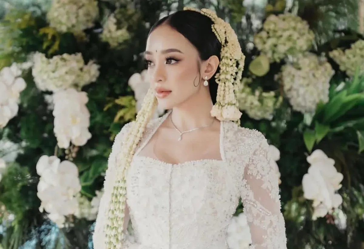 Mantan istri Guiddo Ilyasa Purba, Amanda Zahra resmi menikah lagi dengan sang kekasih, Adli. (Sumber: Instagram/@aamandazahra)