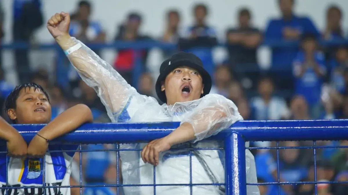 Potret Bobotoh Persib Bandung yang dibutuhkan oleh Bojan Hodak untuk hadir di stadion saat berhadapan dengan Bangkok United di ajang ACL Two. (Sumber: Persib)