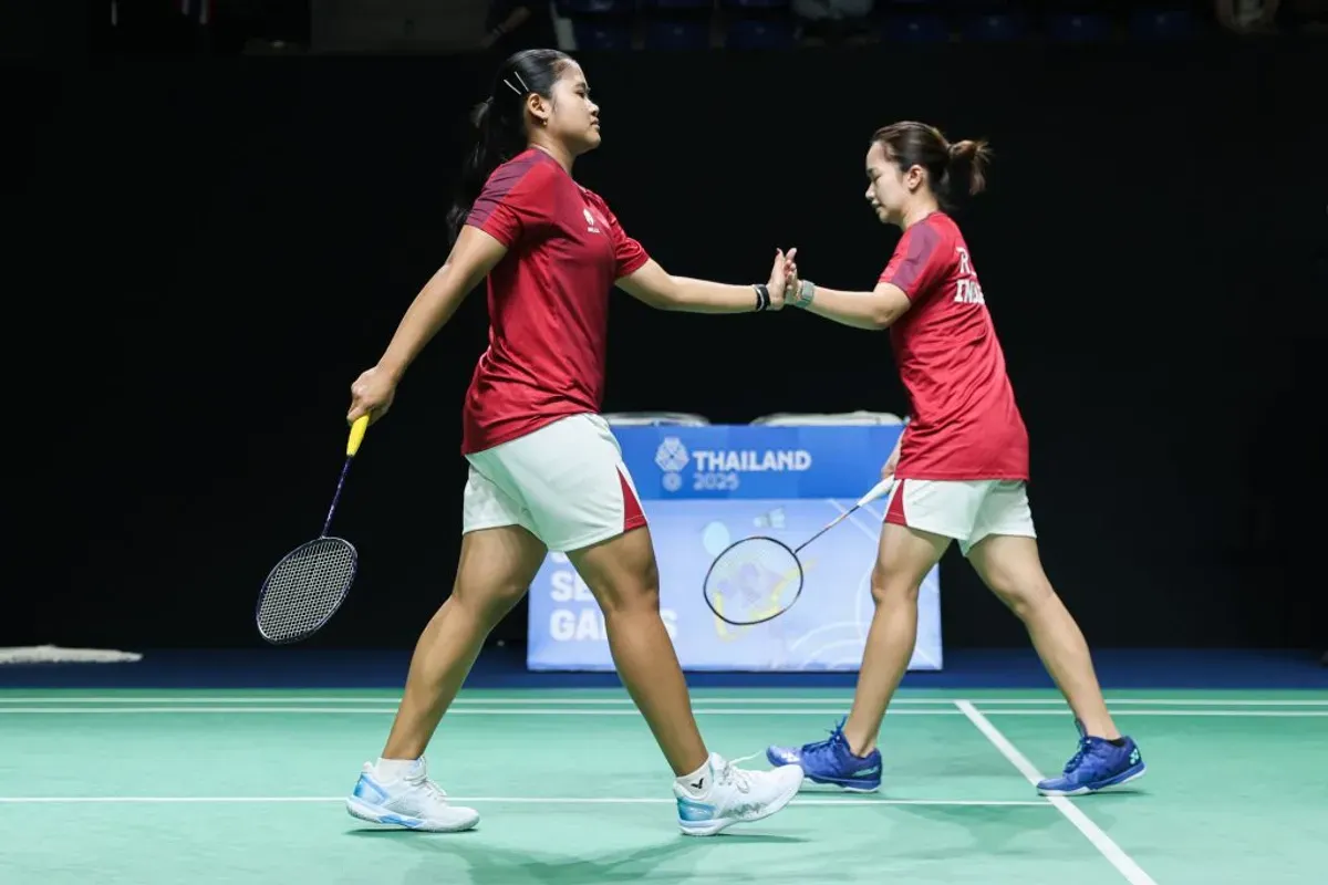 Tim beregu putri Indonesia saat menghadapi Malaysia di semifinal SEA Games 2025, Thailand. (Sumber: Dok/pbsi.id)