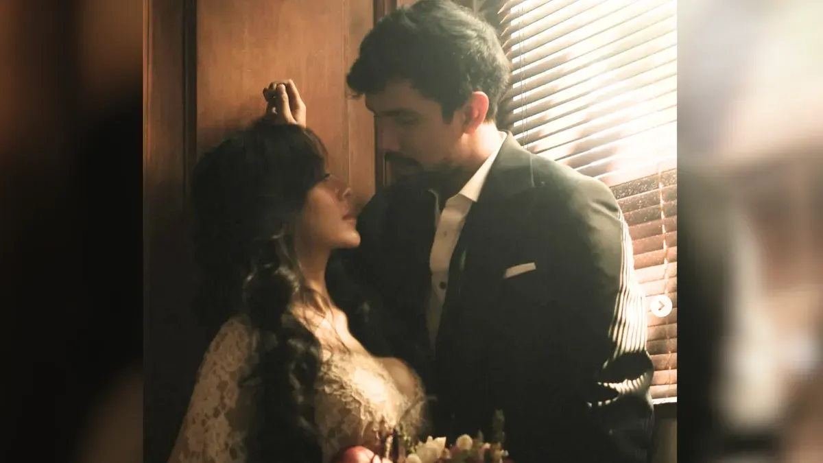 Amanda Zahra bersama suami barunya, Adli, saat momen pernikahan yang menjadi perbincangan publik di media sosial. (Sumber: Instagram/@amandazahra)