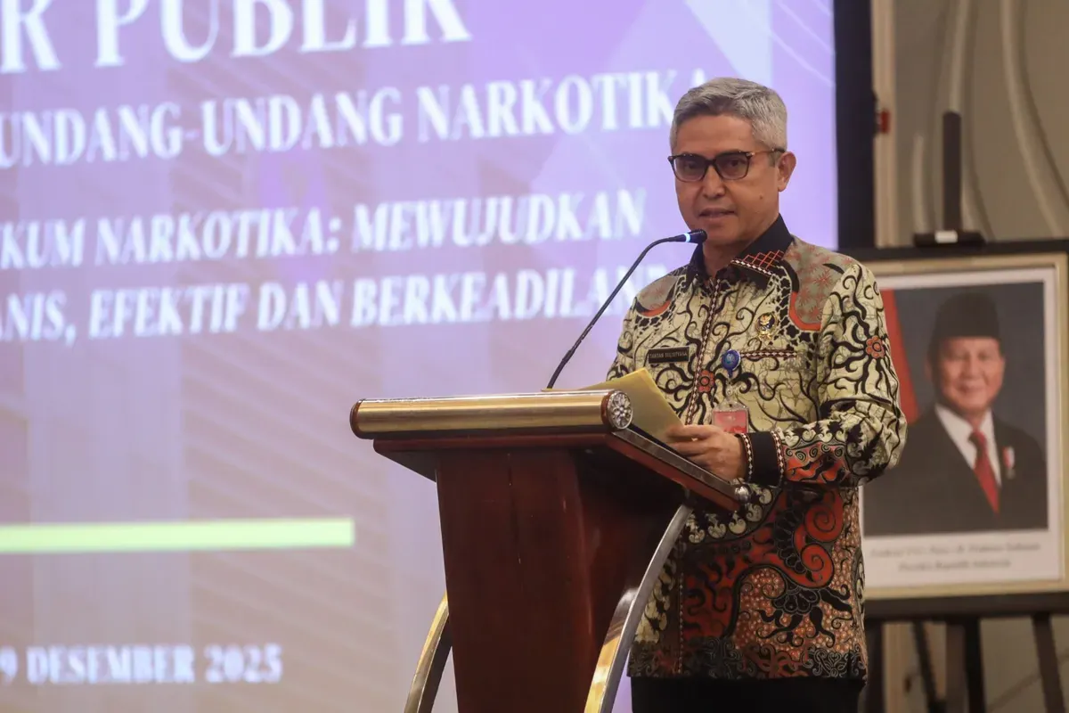 Sekretaris Utama BNN RI, Tantan Sulistyana, membuka Seminar Publik Perubahan RUU Narkotika di Hotel J.S. Luwansa, Jakarta Selatan, Selasa, 9 Desember 2025. (Sumber: Biro Humas dan Protokol BNN)