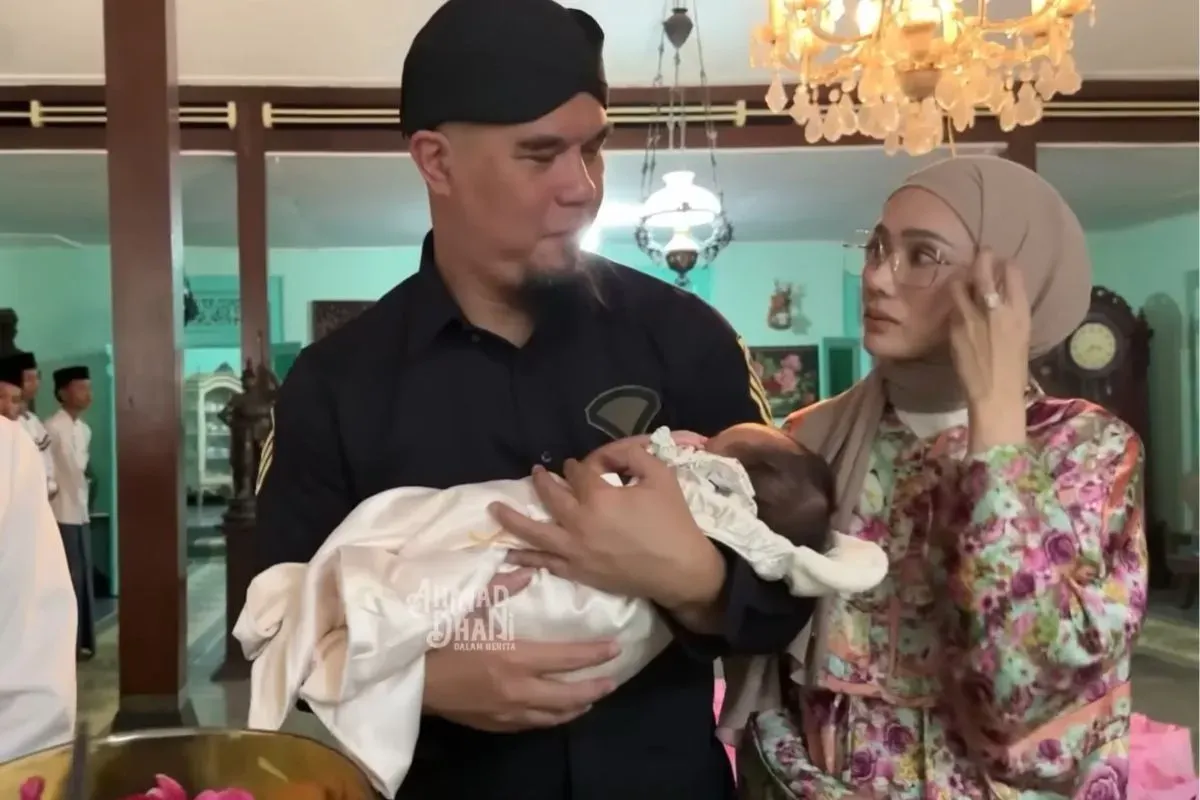 Ahmad Dhani dan Mulan Jameela umumkan adopsi anak. (Sumber: YouTube/AHMAD DHANI DALAM BERITA)