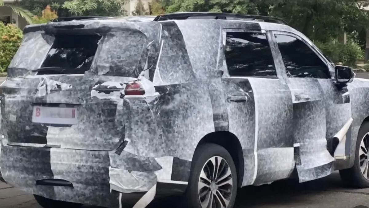 Bocoran mobil baru Wuling yang berpotensi hadir dengan teknologi PHEV di Indonesia. (Sumber: Instagram/@mrotong2015)