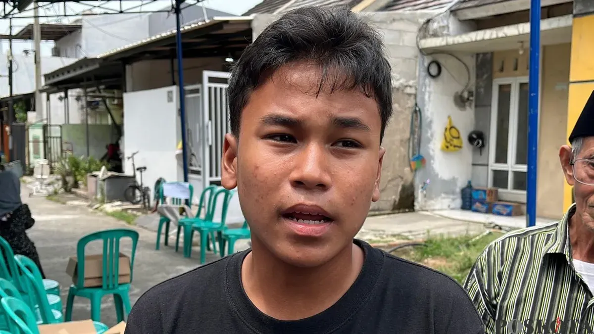 Alfito Mulandar, 15 tahun, adik kandung Assyifa, korban kebakaran di Gedung Terra Drone, Cempaka Baru, Kemayoran, Jakarta Pusat, Rabu, 9 Desember 2025. (Sumber: Poskota/Nurpini Aulia Rapika)