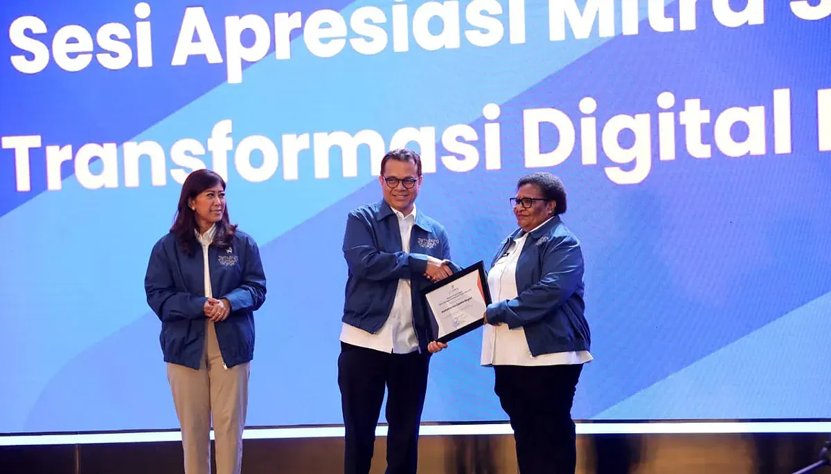 Wamendagri, Ribka Haluk (kanan) menghadiri Deklarasi Indonesia Digital di Samisara Grand Ballroom, Sopo Del Tower, Jakarta Selatan, Rabu 10 Desember 2025. (Sumber: Puspen Kemendagri)