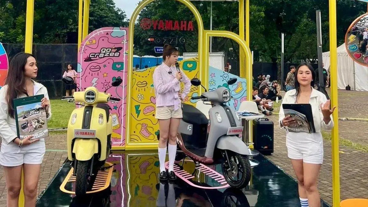 Booth motor Yamaha Fazzio Hybrid jadi salah satu spot favorit pengunjung Festival Gen Z 2025, Plaza Timur Gelora Bung Karno (GBK), Senayan, Jakarta Pusat. (Sumber: Dok. Yamaha)